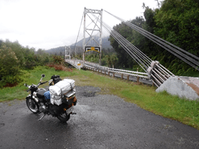 Swing bridge near Fox Glacier